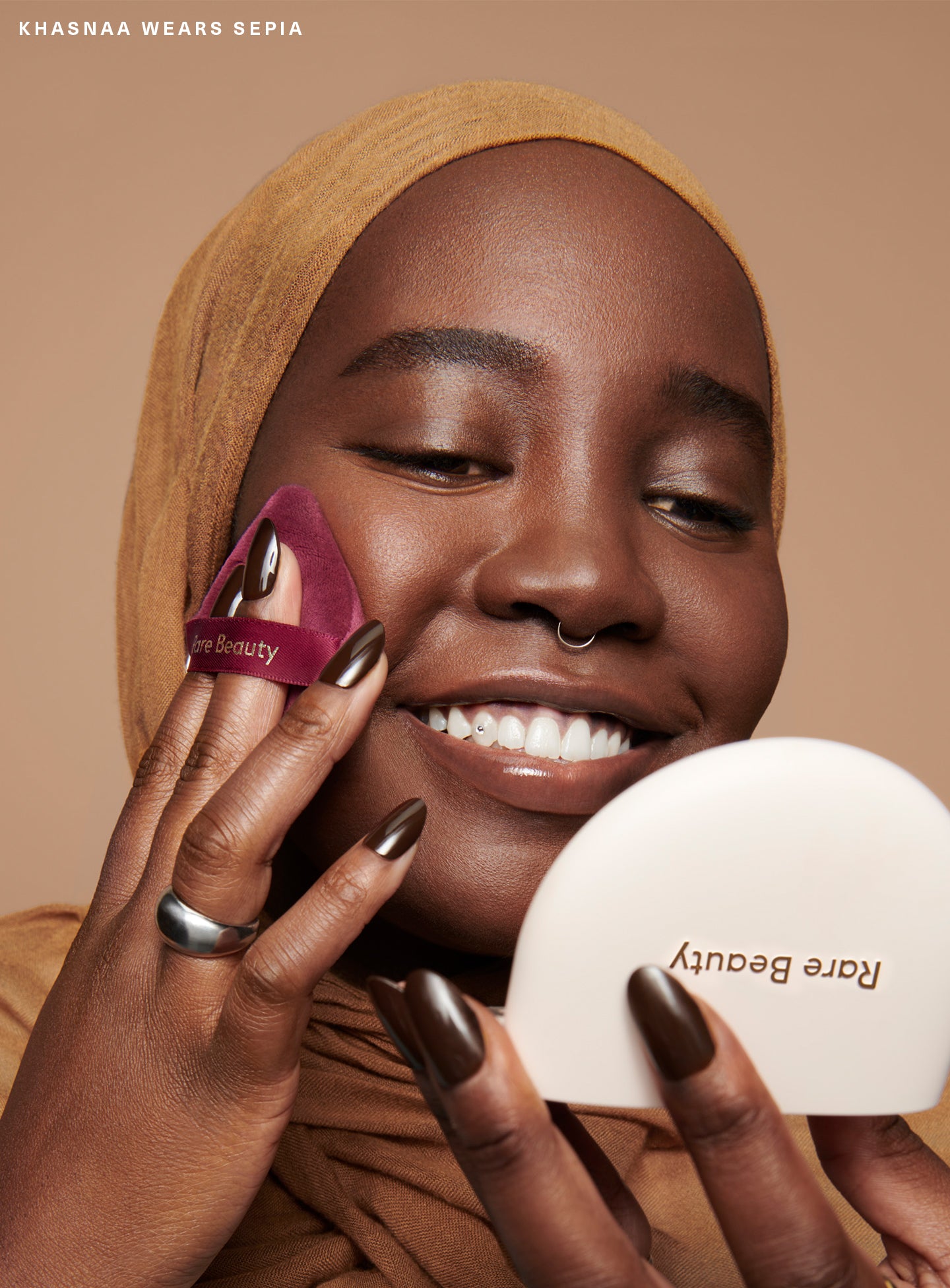 CAMPAIGN-KHASNAA-TRUE-TO-MYSELF-TINTED-PRESSED-FINISHING-POWDER-SEPIA-01.jpg