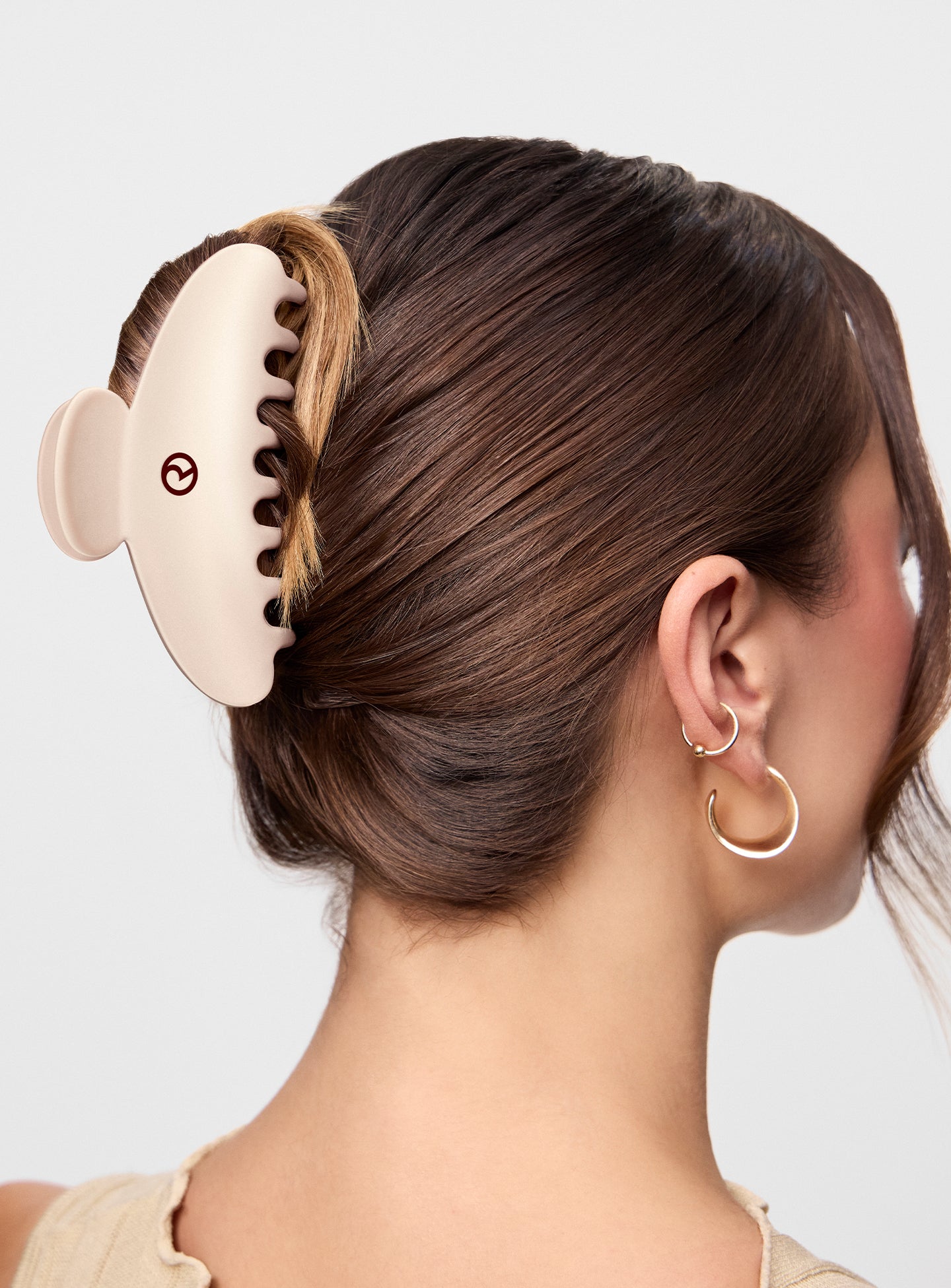 ECOMM-HAIR-CLAW-CLIP-ON-FIGURE.jpg
