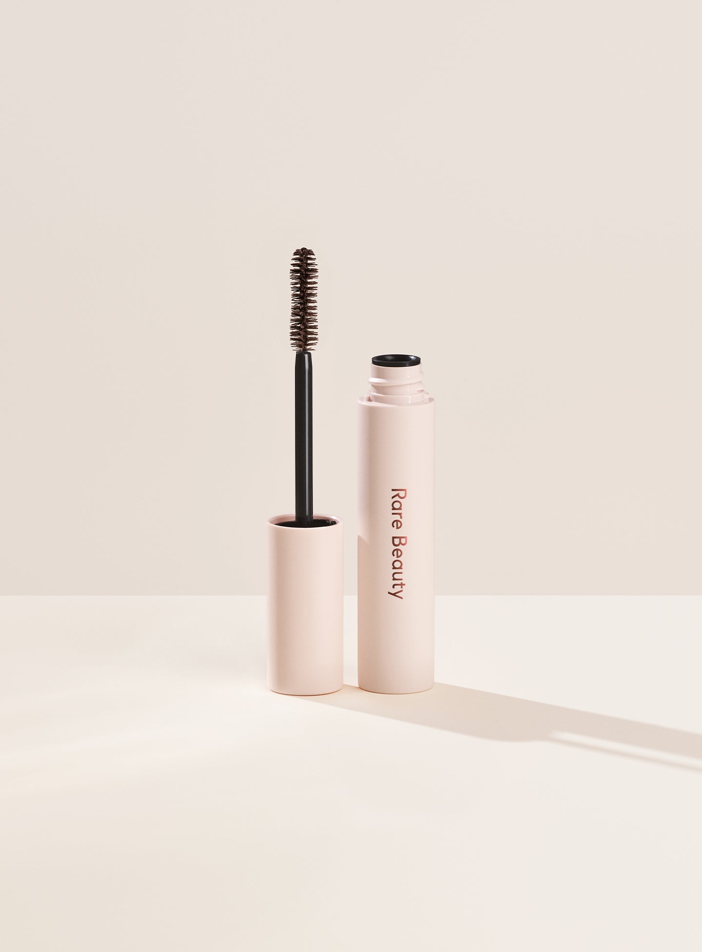 ECOMM-PS-VOLUMIZING-MASCARA-BROWN_73d6ef67-a4f5-4aad-a8b3-c1b27466ae4b.jpg
