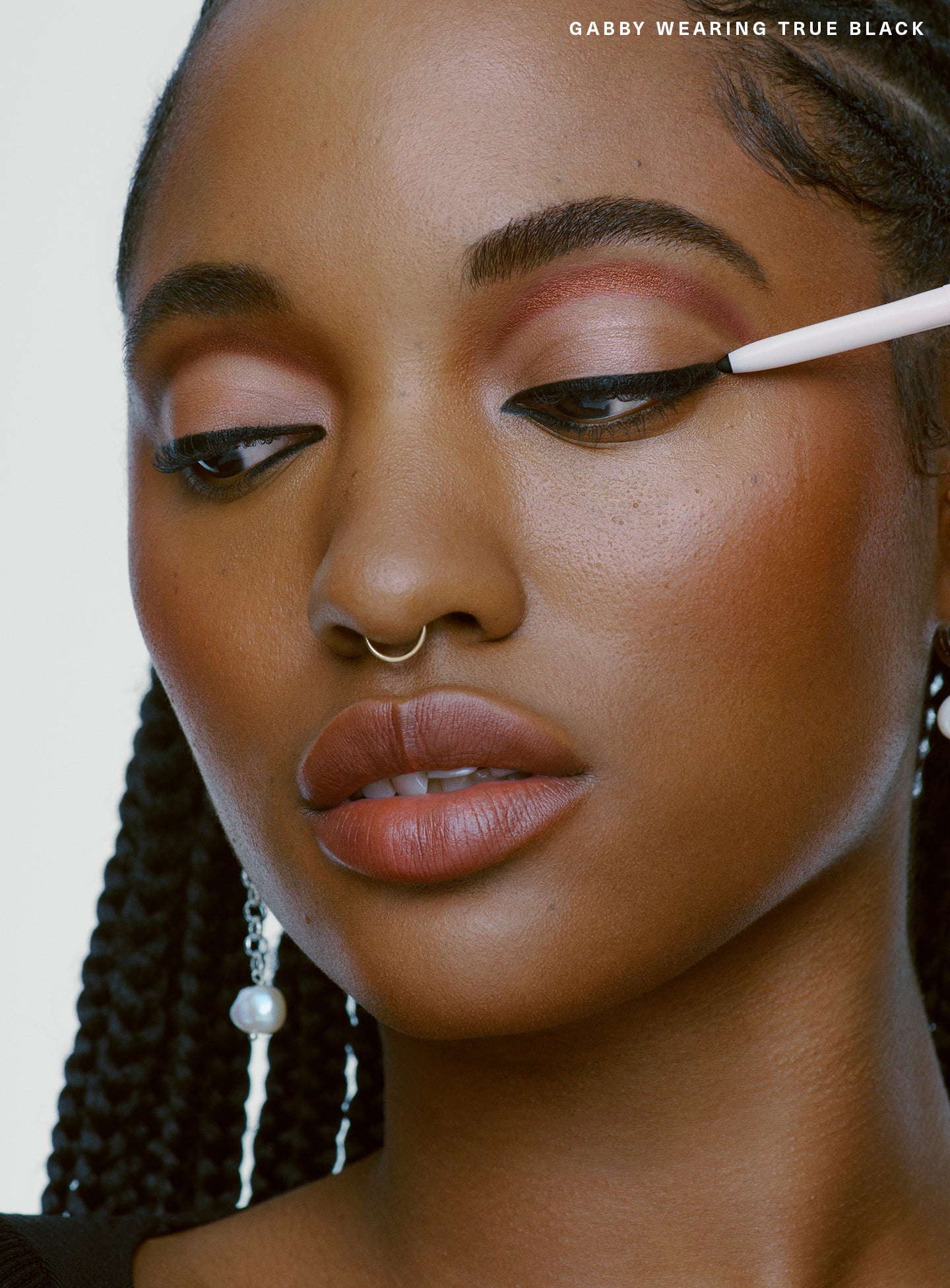 candid-06-perfect-strokes-gel-liner-true-black-1440x1952-1.jpg
