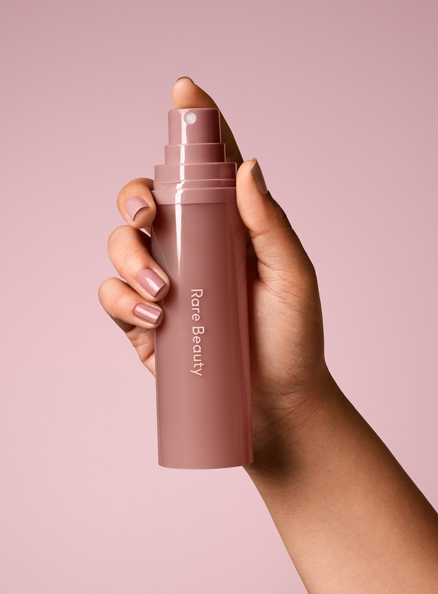 find-comfort-body-hair-fragrance-mist-on-figure-01-1440x1952-1.jpg